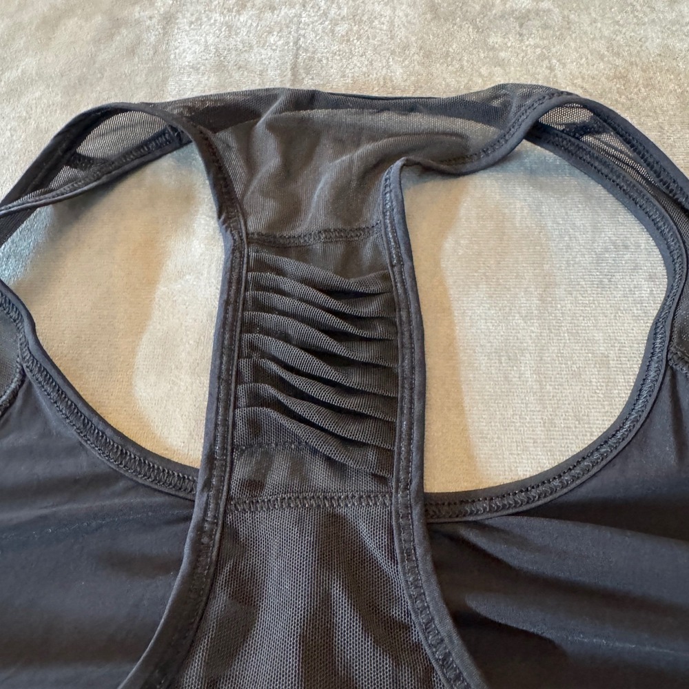 Lululemon Sunshine Salutation Tank Black Mesh Airy Racerback Sweat Wicking Yoga - Picture 4 of 9